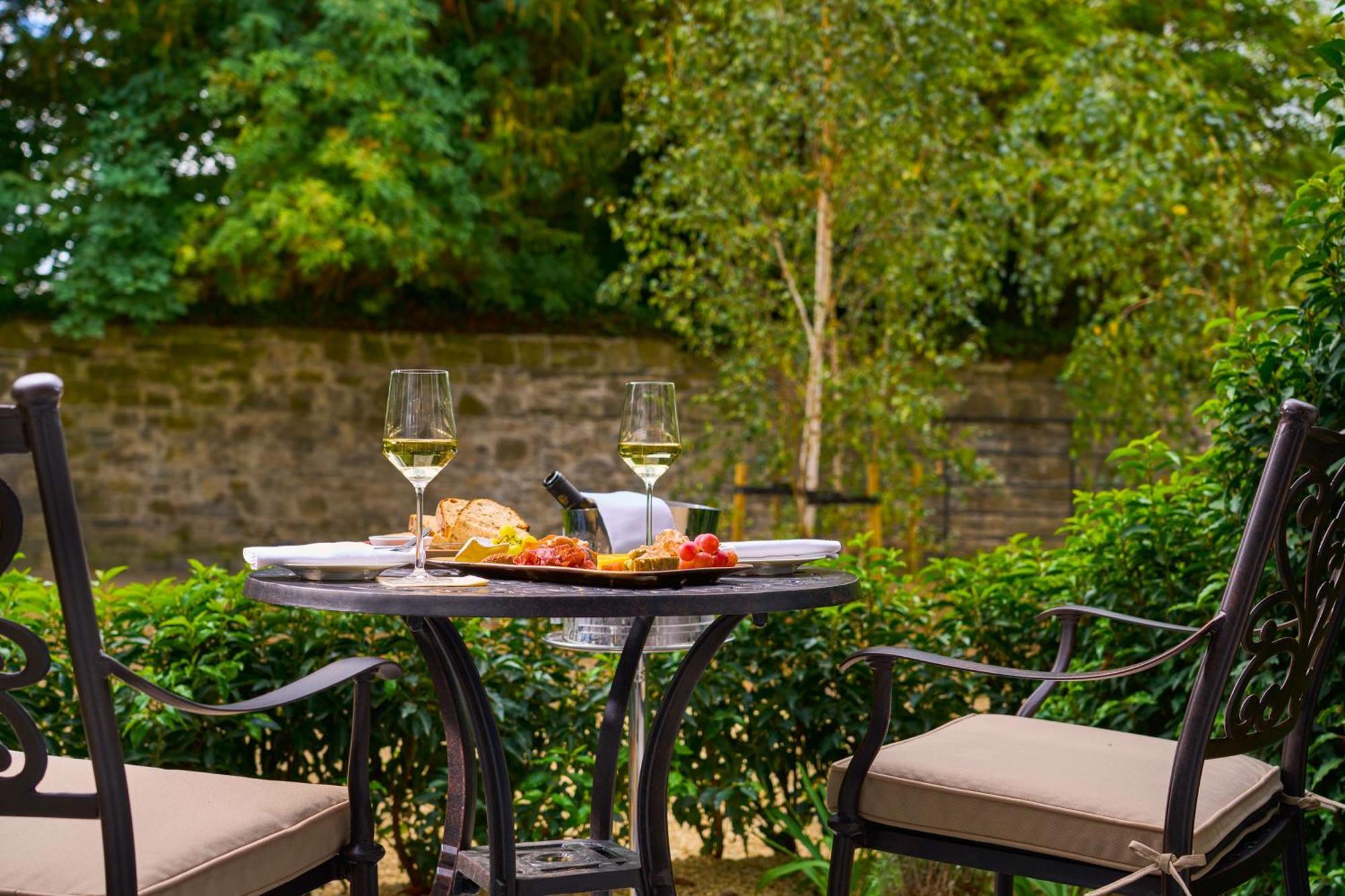 Carton House A Fairmont Managed Hotel Мэйнут Экстерьер фото A patio set